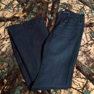 NWOT dark wash Judy blue flares 👖💙
